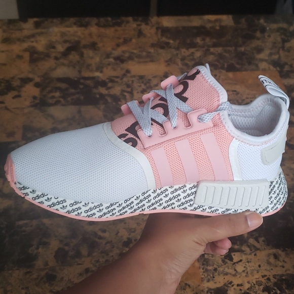 Rare Adidas NMD R1 White/Pink/Black NWT - Picture 6 of 16